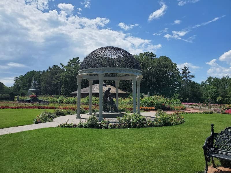 Munsinger Gardens - Image 1