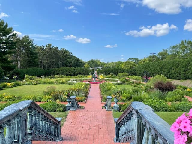 Munsinger Gardens - Image 1