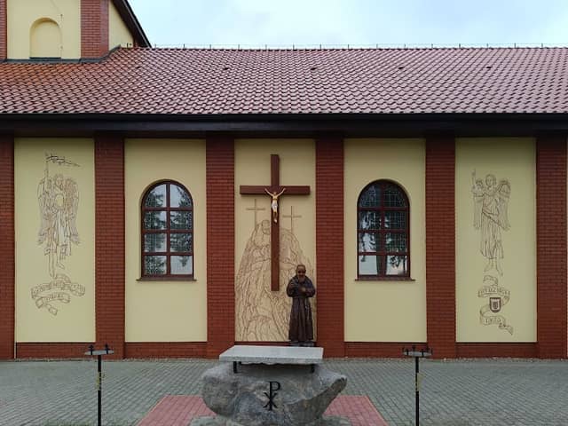 Mural - Kaplica w Kłodzie, Parafia Stanisława Biskupa w Rydzynie - Mark Maksimovich - Wow Wall Studio - Image 1