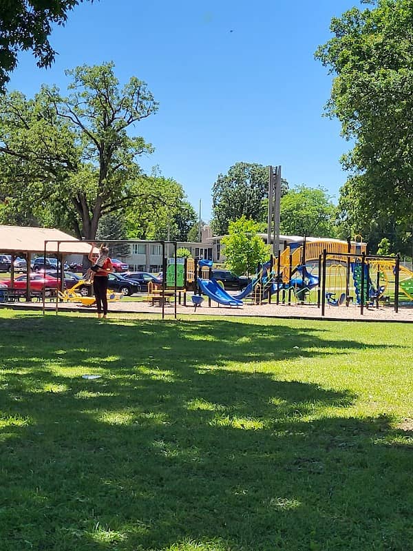 Field Park - Image 1