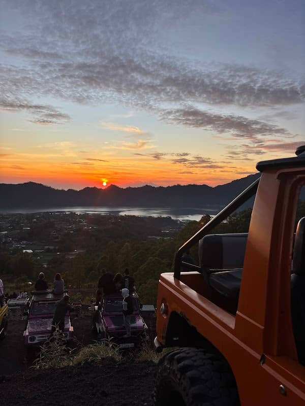 Mount batur sunrise trekking & private jeep tour - Image 1