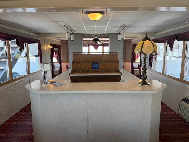 Mark Twain Riverboat - Image 1