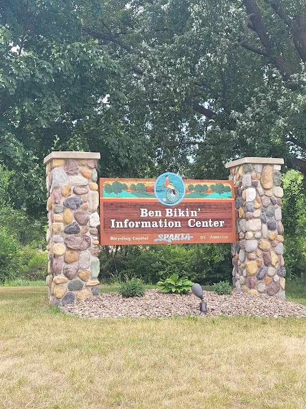 Ben Bikin' Sculpture - Image 2