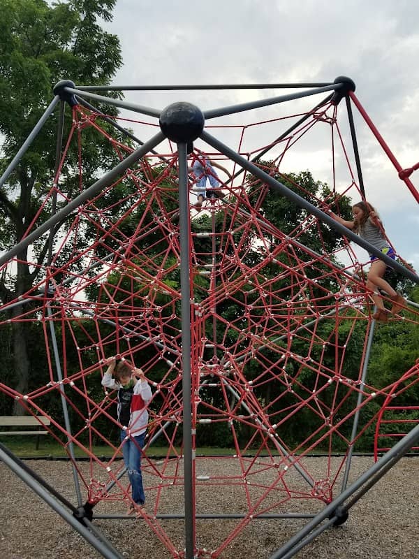 Lenn Lee Hannahs Memorial Park - Image 1