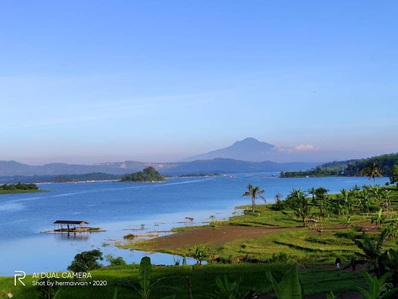 Pantai Garsela - Image 1