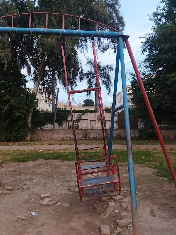 Kashmir Park(Charbagh Park) - Image 1