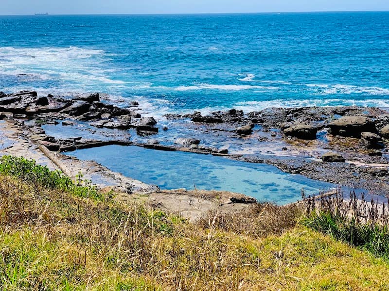 Wollongong Head Lighthouse Rockpool - Image 1