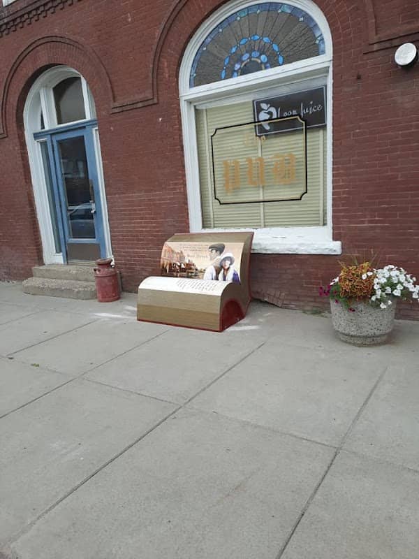 Sinclair Lewis "Main Street" Bench painted by artist Roger Reinardy - Image 2