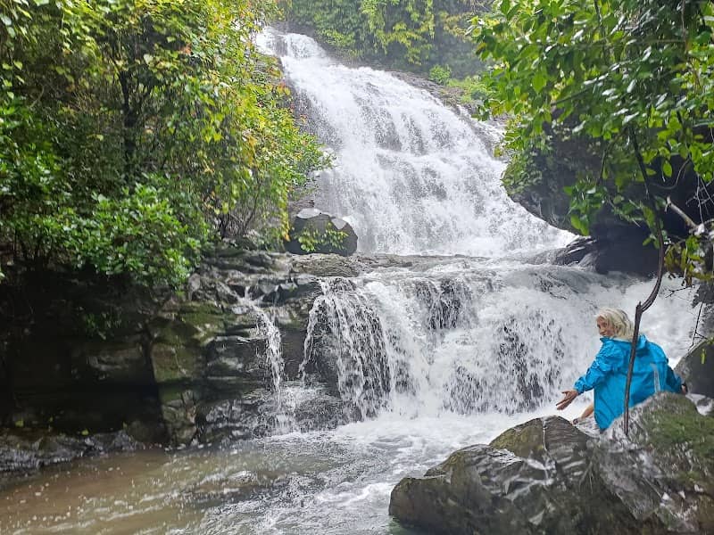 Aamini Waterfall Virdi - Image 1