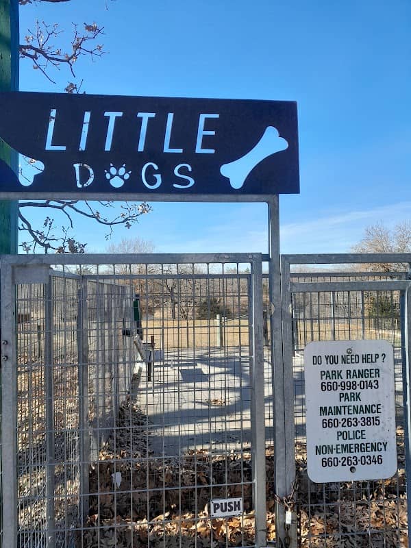 Rothwell Park Dog Park - Image 1
