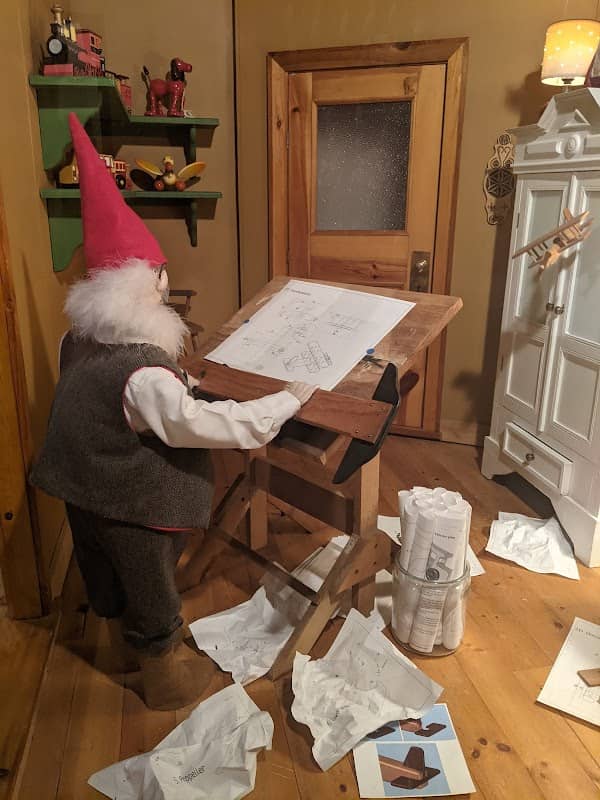 Santa's Workshop - Image 2