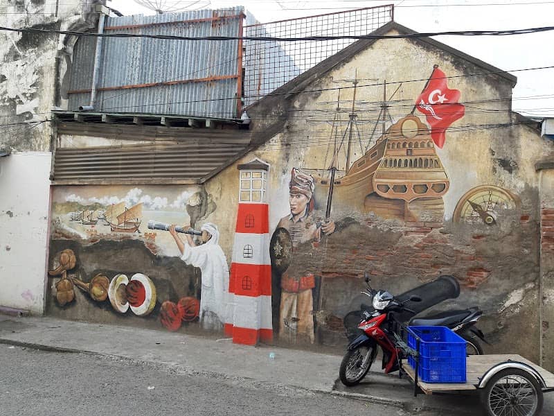 Seni mural (Kesultanan Aceh dan kapal dagang Tionghoa) dari Pelukis Senior Aceh Zul MS - Image 1