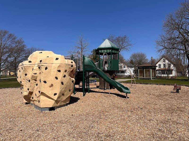 Sheridan Park - Image 1