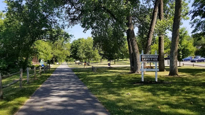 Lions Park - Image 1