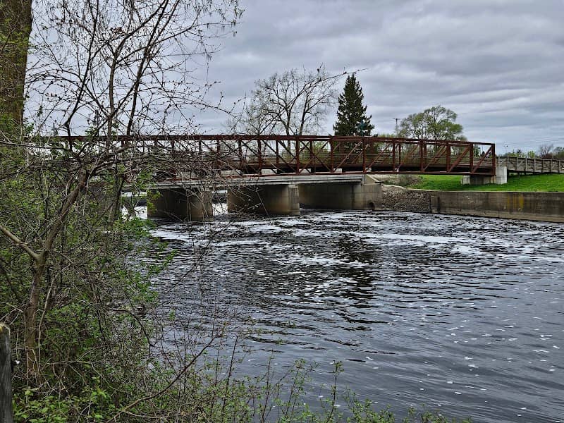 Riverside Park - Image 3