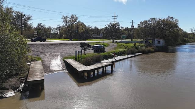 Thibodaux Public Boat launch - Image 1