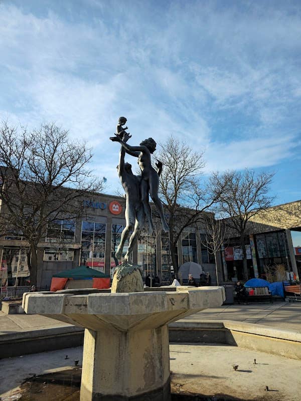 “The Family” Fountain - Image 1