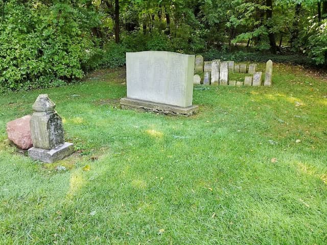 Old Friends Cemetery Park - Image 2