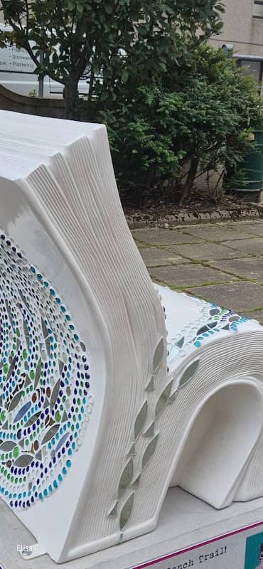 Book Bench - Image 1