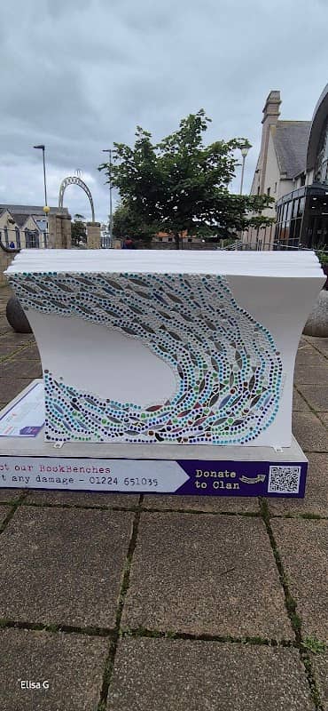 Book Bench - Image 2