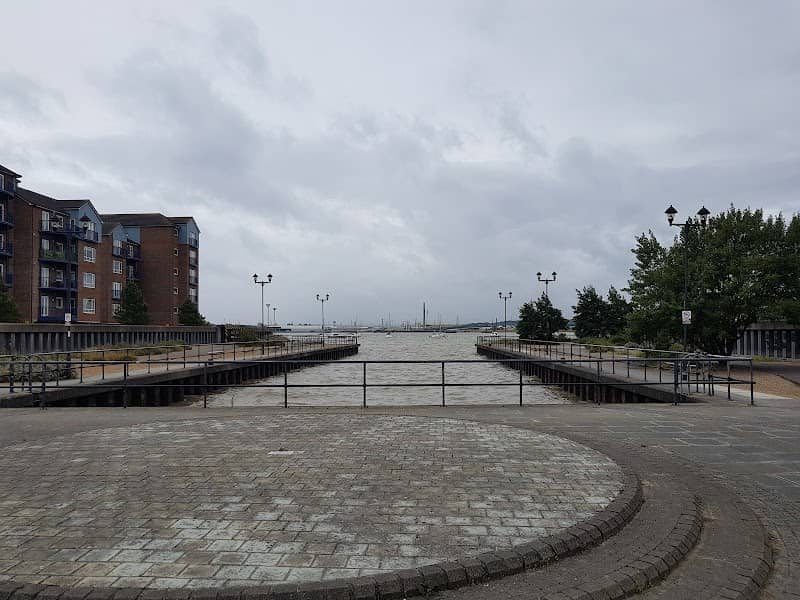 Grays Town Wharf - Image 4