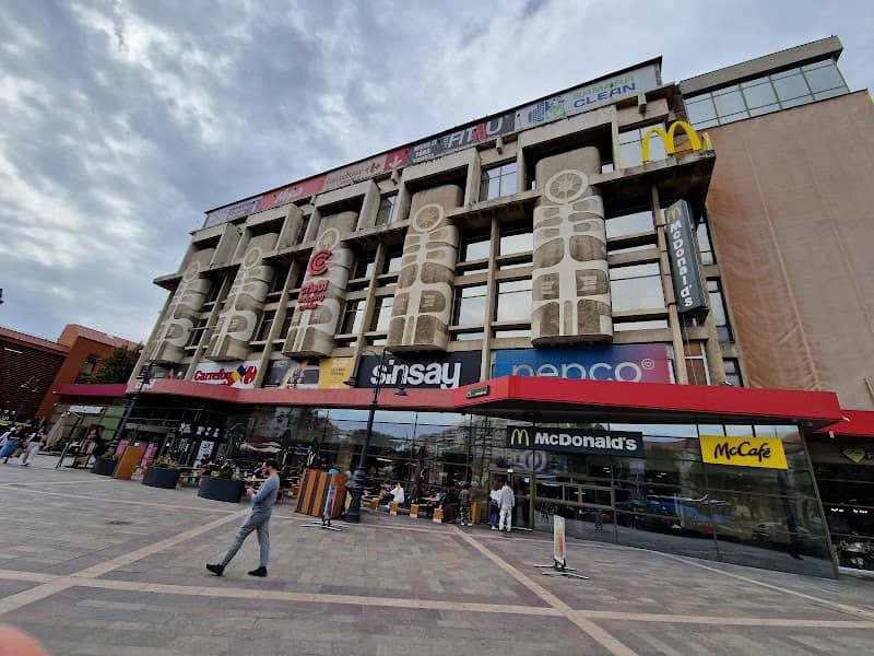 Shopping center square - Image 1