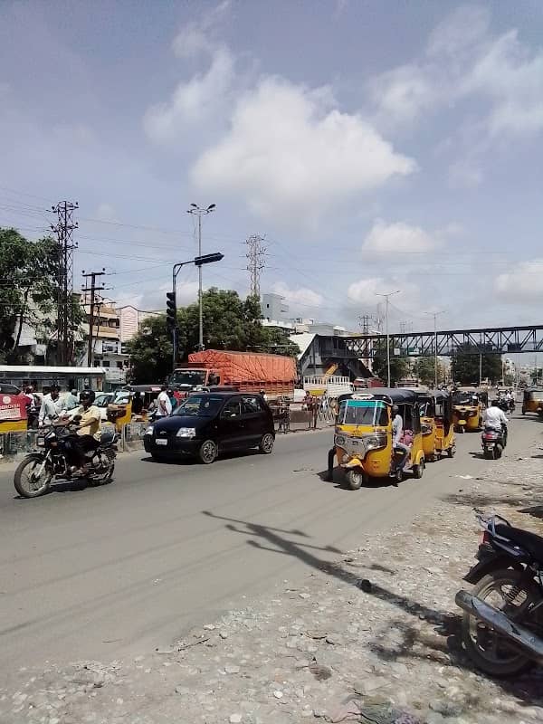 YSR Statue, Shapurnagar - Image 2