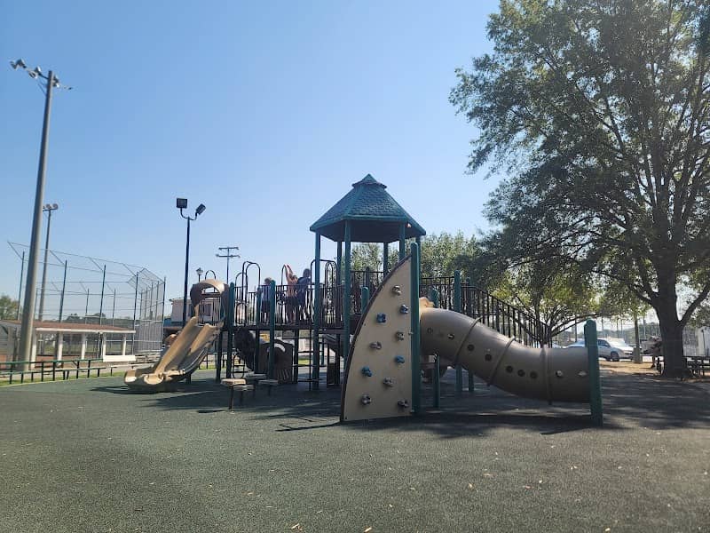 Veterans Park - Image 1