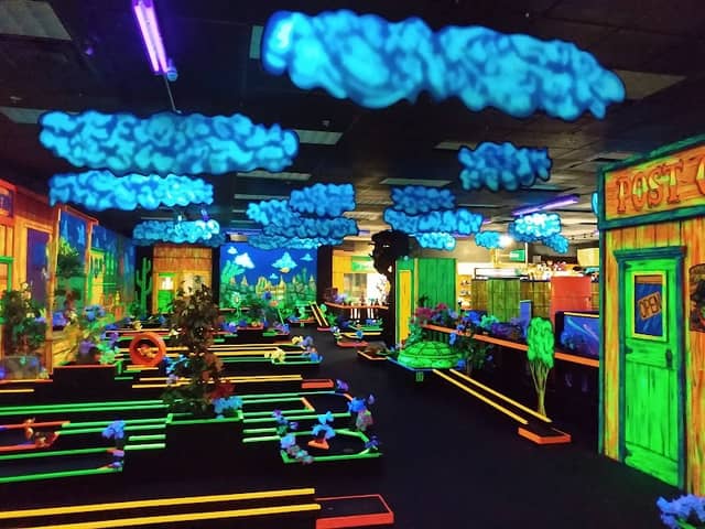 Perry's Glo Putt - Image 1