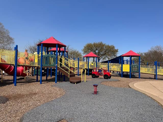 Bentley Park Playground - Image 1