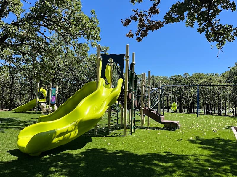 Falls Lakeview Park - Image 1