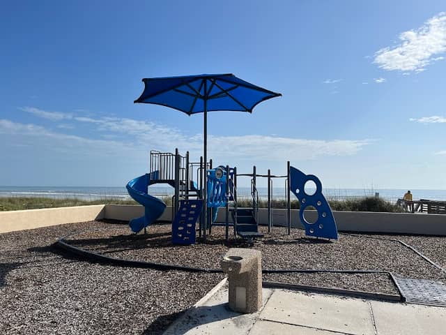 Esther Street Beachfront Park - Image 1