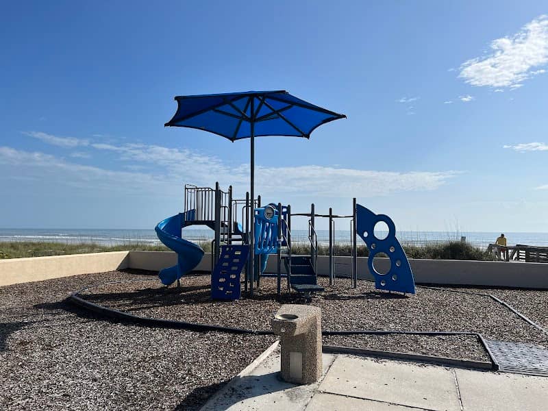 Esther Street Beachfront Park - Image 1