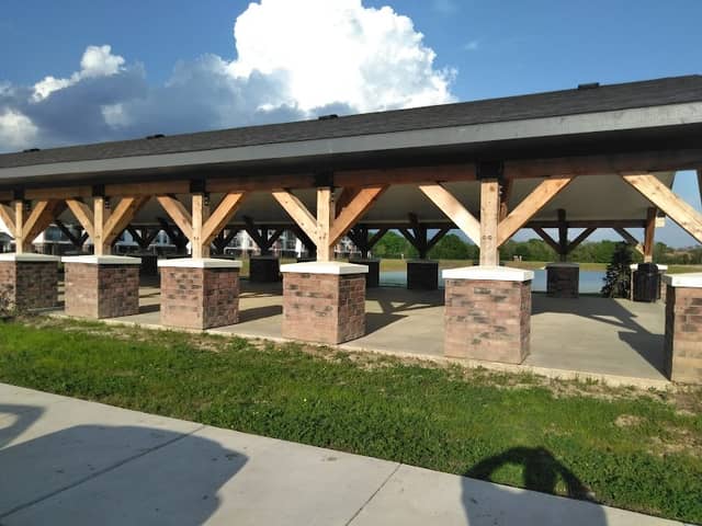 Lake Park Pavilion, Colonnade with Splash Pad - Image 2