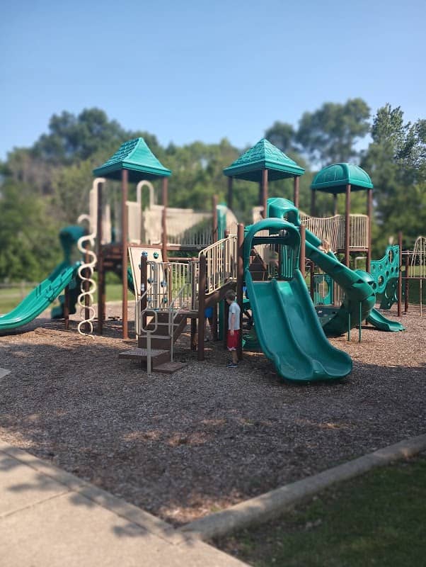 Victoria Lake Park - Image 2