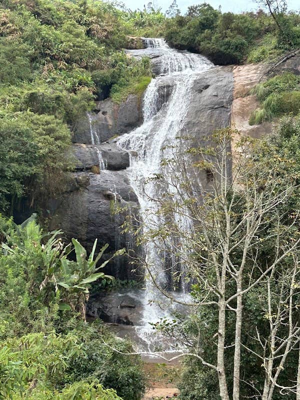 Way to hidden falls - Image 1