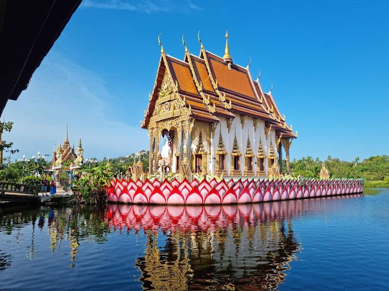 Wat Plai Laem - Image 2