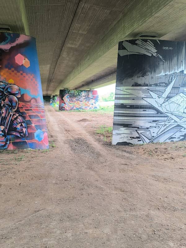 Grafitikunst unter der B6 - Image 2