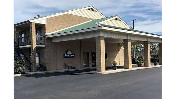 Days Inn by Wyndham Cape Carteret near Emerald Isle - Image 1