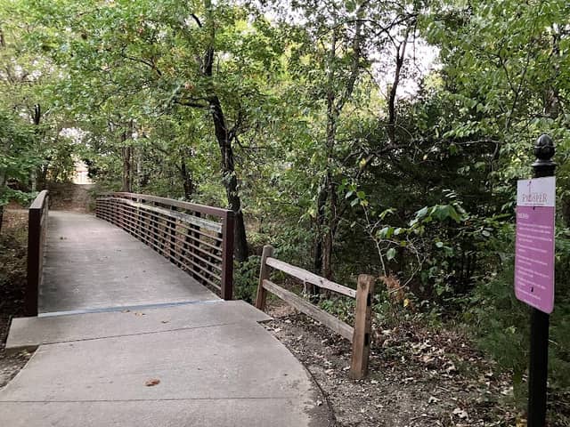 Bur Oak Trail trailhead - Image 1