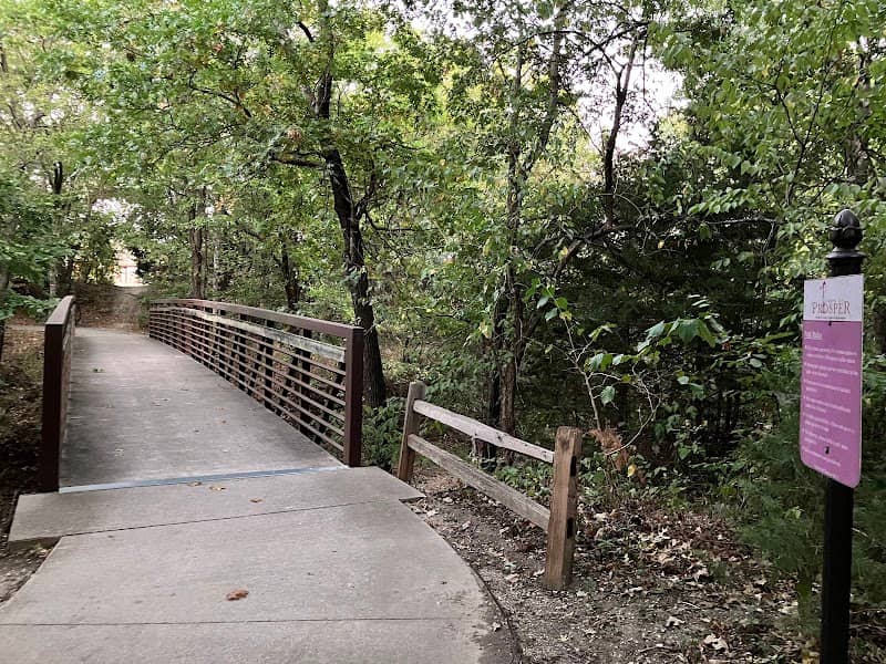 Bur Oak Trail trailhead - Image 1