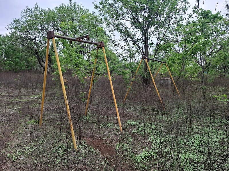 Municipal council garden and picnic spot - Image 1