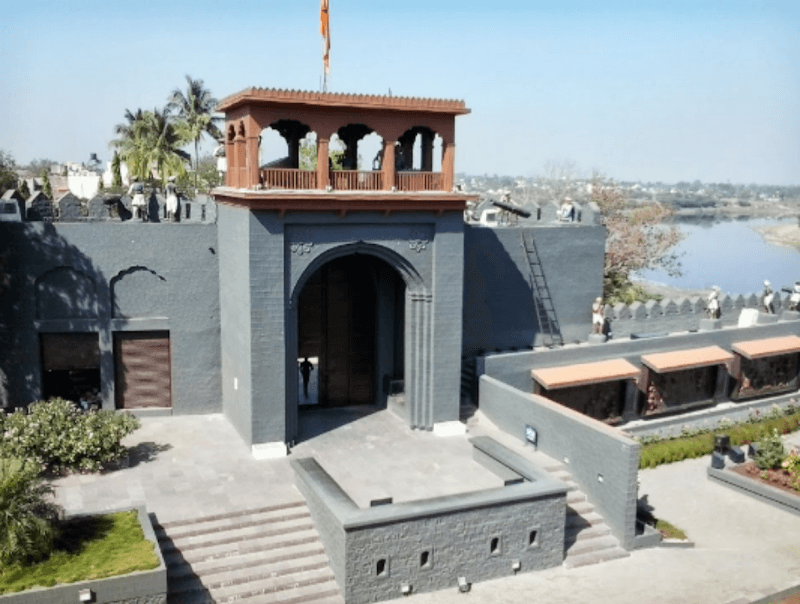 Shivsrushti ( Akluj Fort ) - Image 1