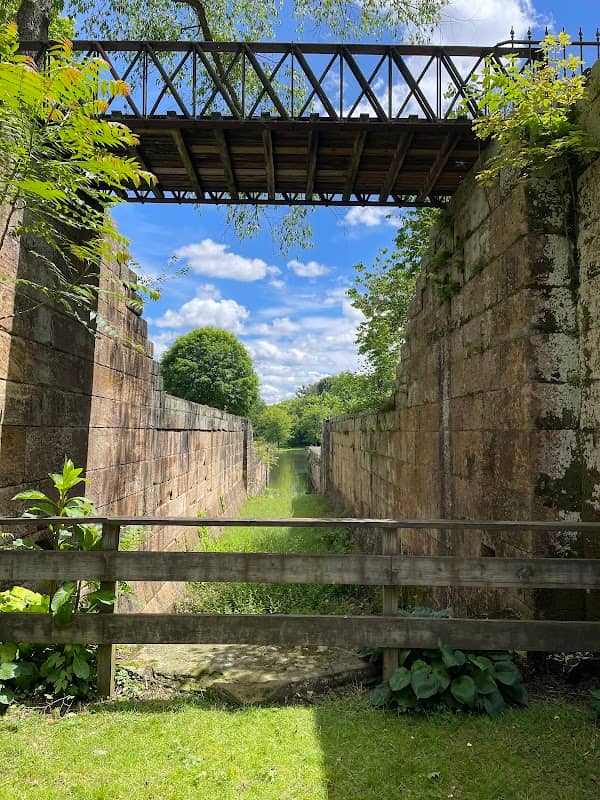 Triple Locks Park - Image 2