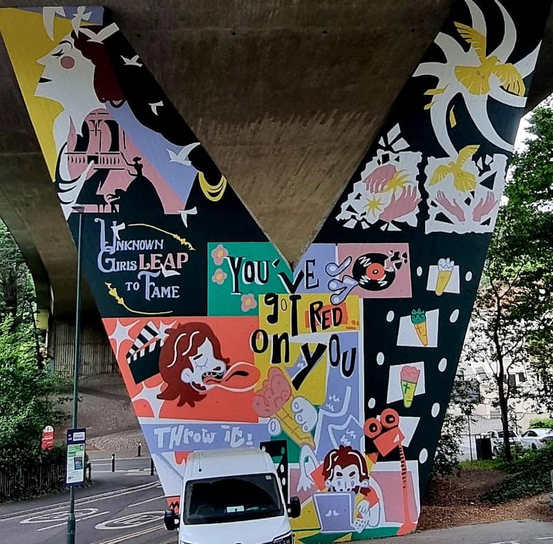 Highlighted Creative street Art - Image 2