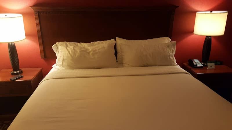 Holiday Inn Express & Suites Lagrange - Image 1