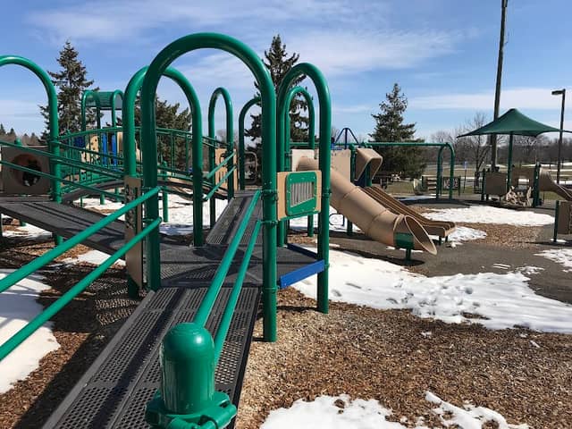 Mendakota Park - Image 1