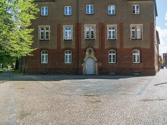 Sternförmige Pflasterung mit verschiedenfarbigen Mosaiksteinen - Image 1