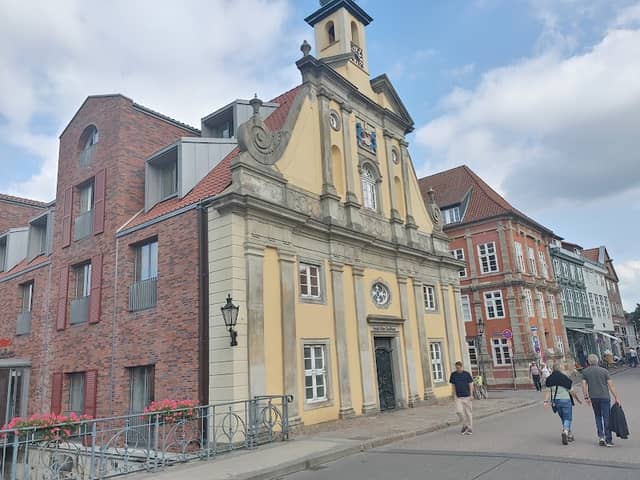 Old crane in the Lüneburg harbor - Image 3