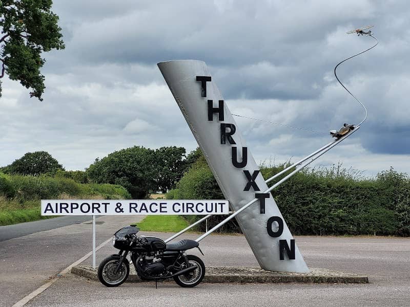 Thruxton Circuit Signpost - Image 2